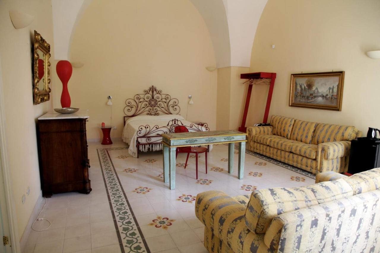 Villa Urso Bed&Breakfast モンテローニ・ディ・レッチェ エクステリア 写真